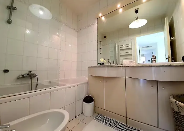 Le Soleau Mediterraneen - Proche Port Avec Parking Daire Antibes