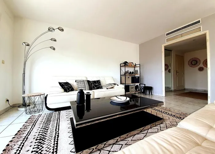 公寓 Le Soleau Mediterraneen - Proche Port Avec Parking 昂蒂布